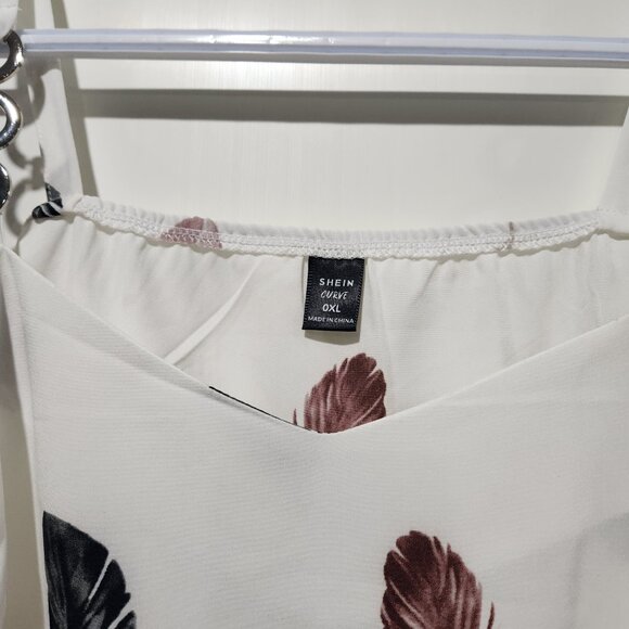 Shein Curve, Women Top , OXL ,off White - Picture 2 of 3